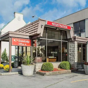 Econo By The Falls Niagara Falls
