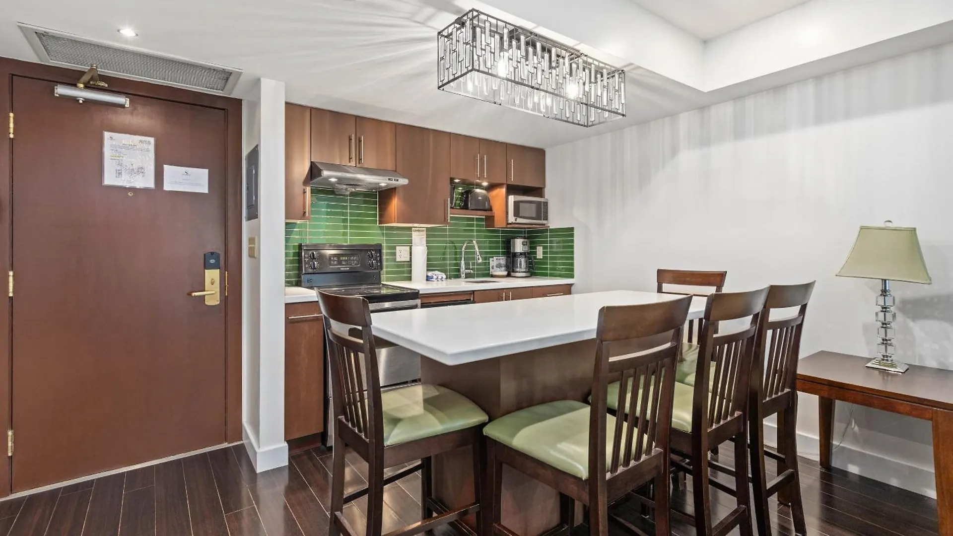 Le Chamois By Whistler Premier Apartment