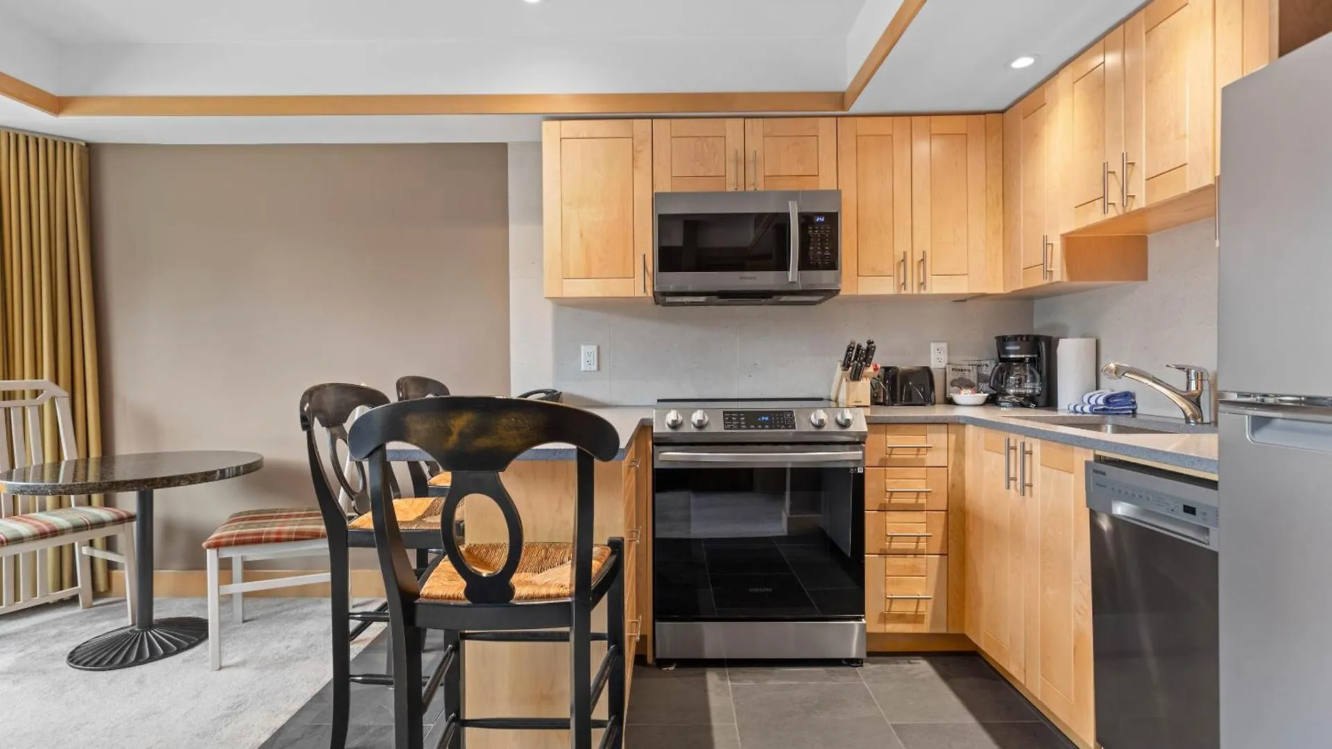Le Chamois By Whistler Premier Apartment 0*,  Canada